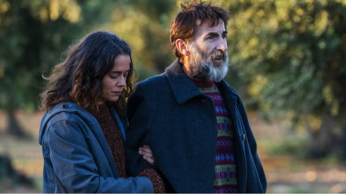 Telediario 2 - Pilar Palomero deslumbra con 'Los destellos': una historia sobre la unión de un matrimonio roto