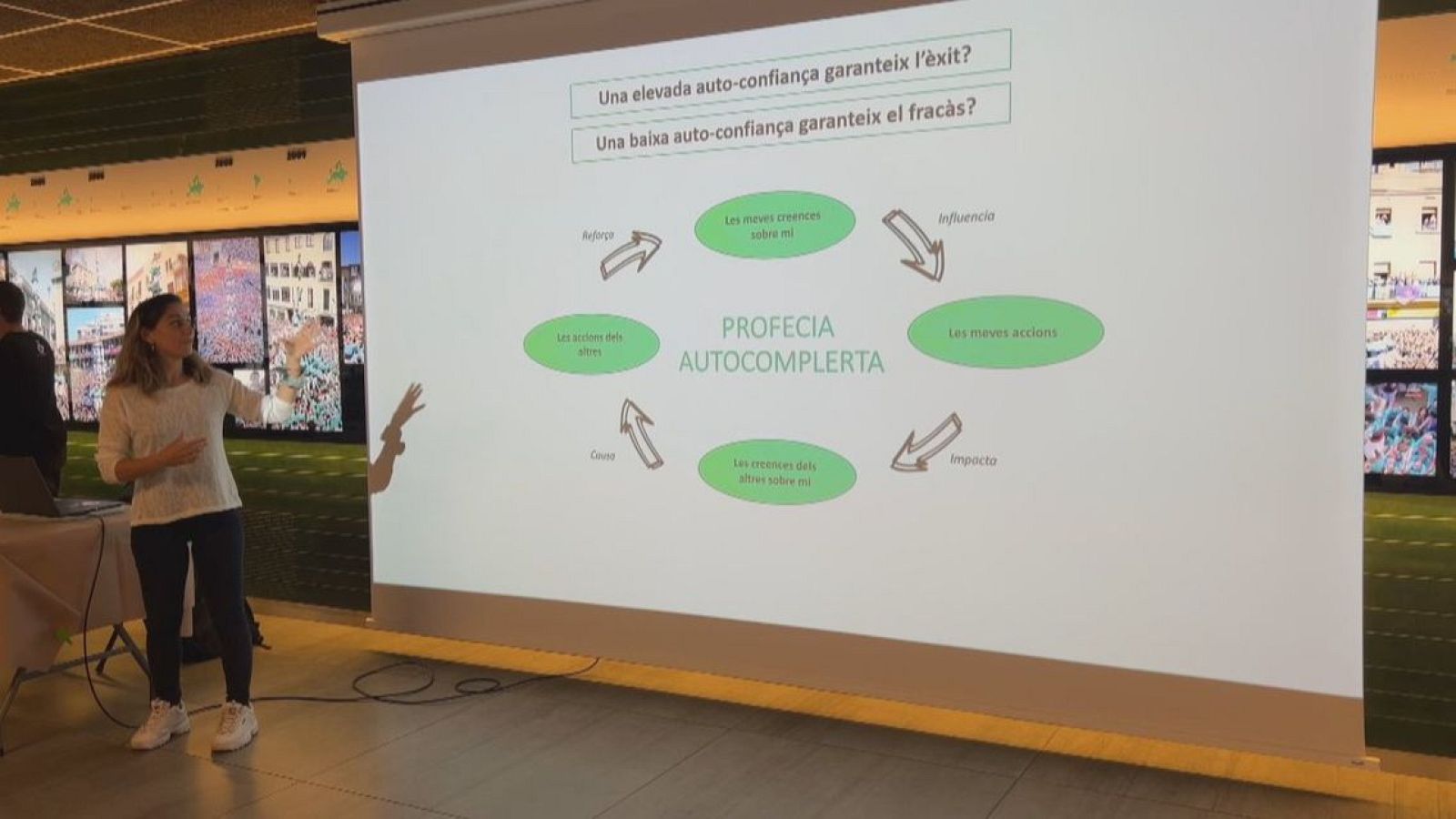 El coneixement científic entra al món casteller - L'Informatiu | Veure