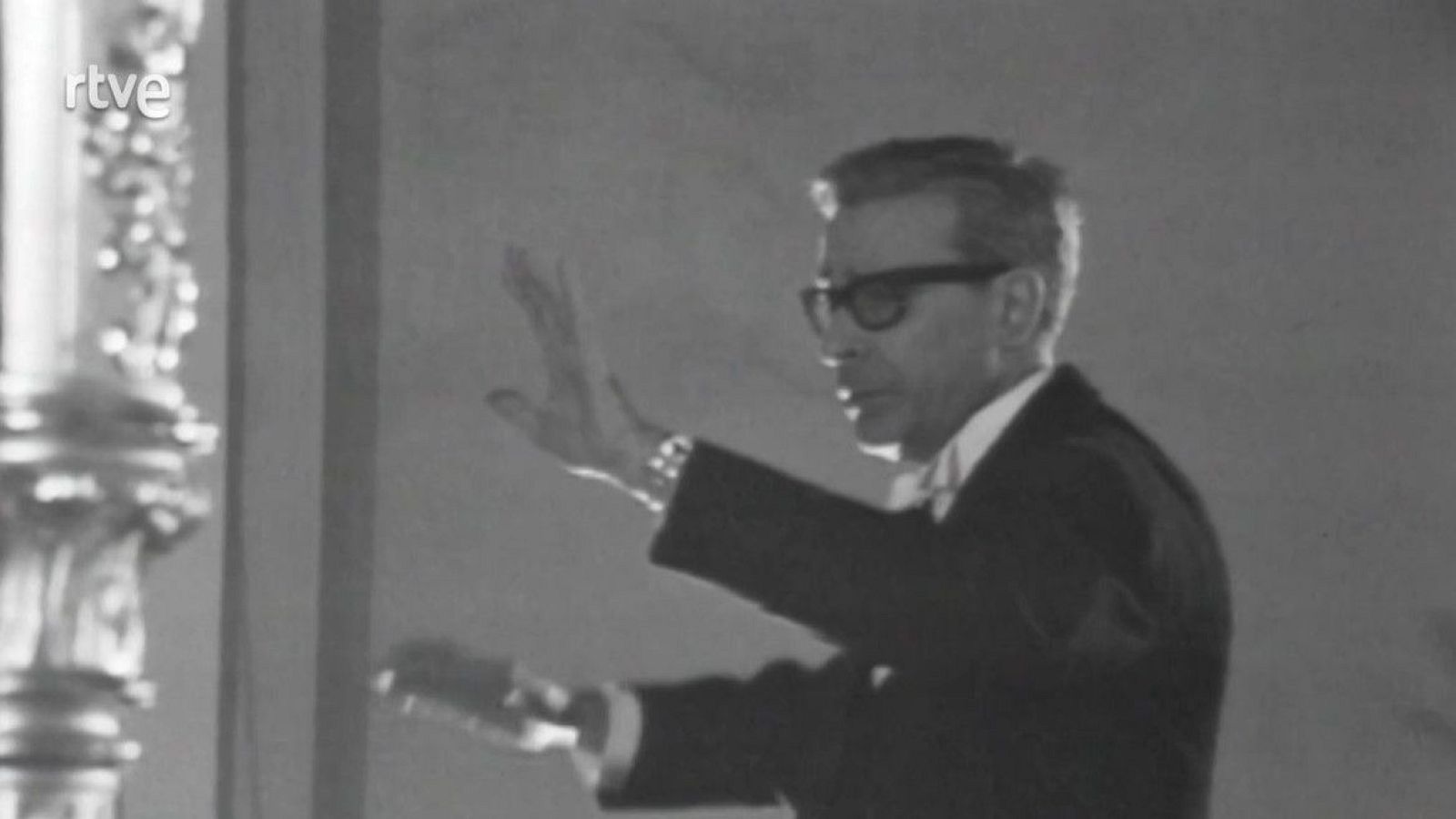 Capilla Clásica Polifónica: Antonio Soler. Dirección, Enric Ribó - Música en el Archivo de RTVE | Ver