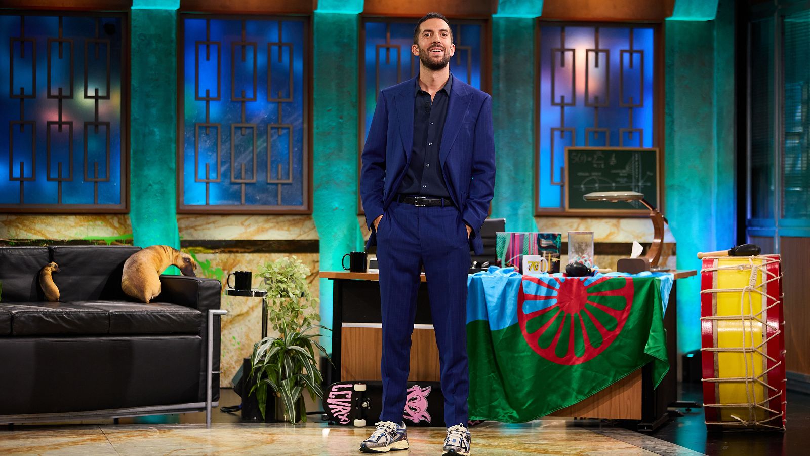 La Revuelta | Pimientos, un fan de Mapi y un bolero (8/10/2024) - La Revuelta | Ver