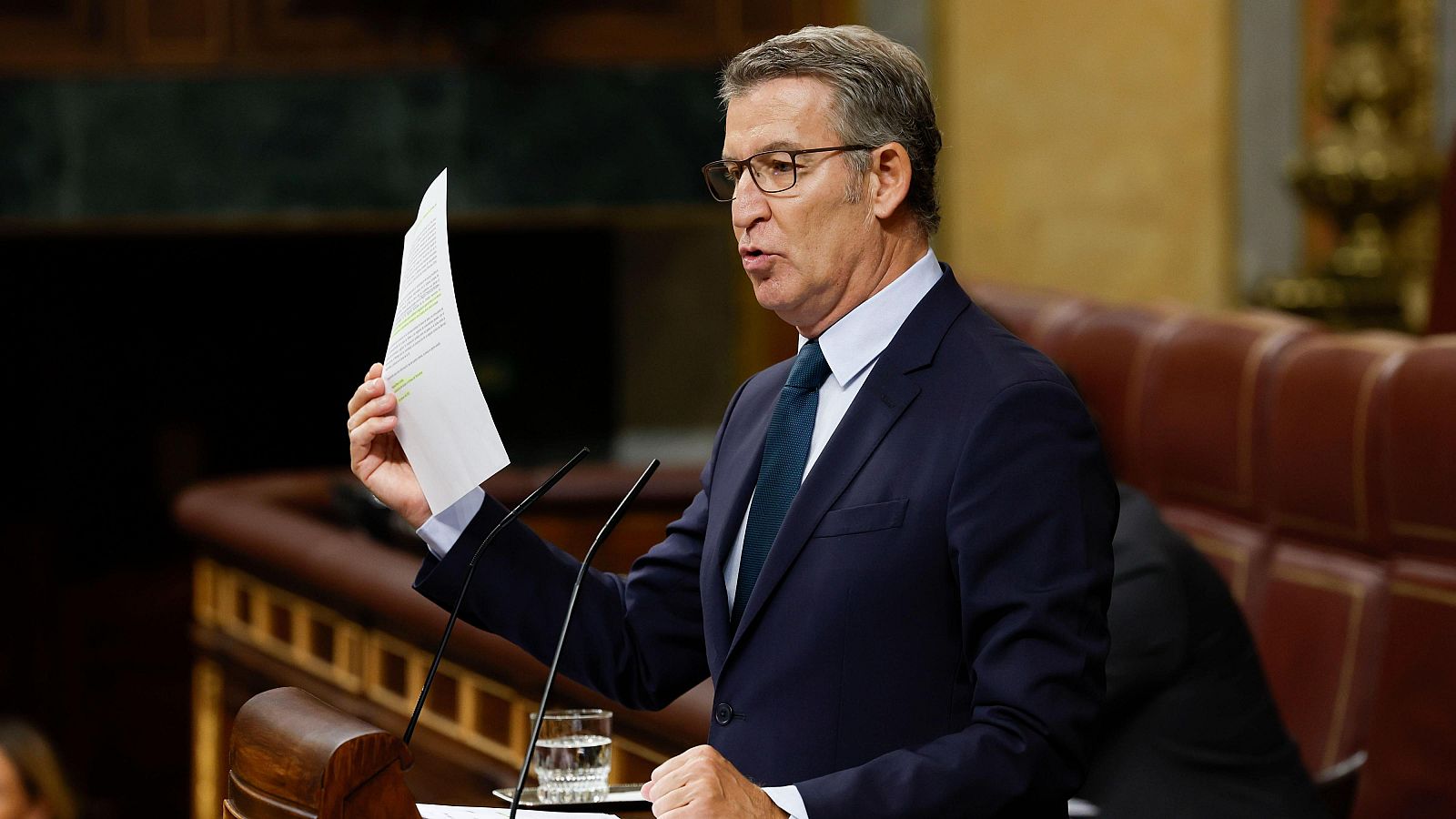 Feijóo pide a Sánchez que retire la ley que beneficia a los etarras - Informativo 24h | Ver