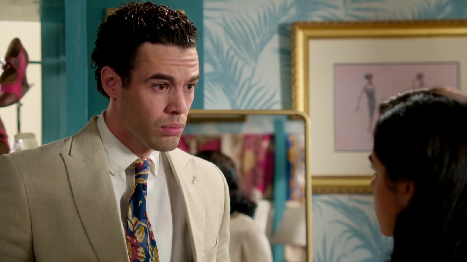 Rodrigo quiere poner fin a su relación con Paula - Salón de té La Moderna | Ver