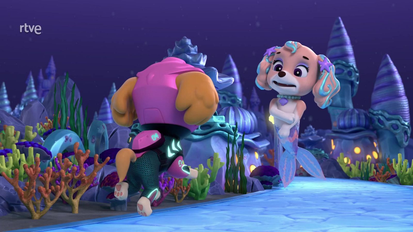 La patrulla salva una carrera de cachorro-sirenas - La patrulla canina | Ver