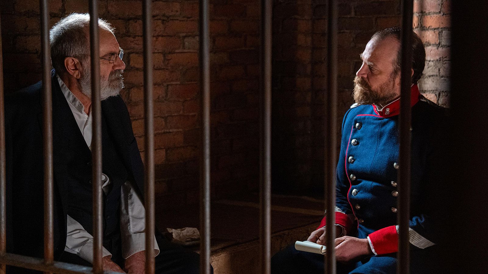 La Promesa: Rómulo se declara culpable del asesinato de Gregorio - La promesa | Ver