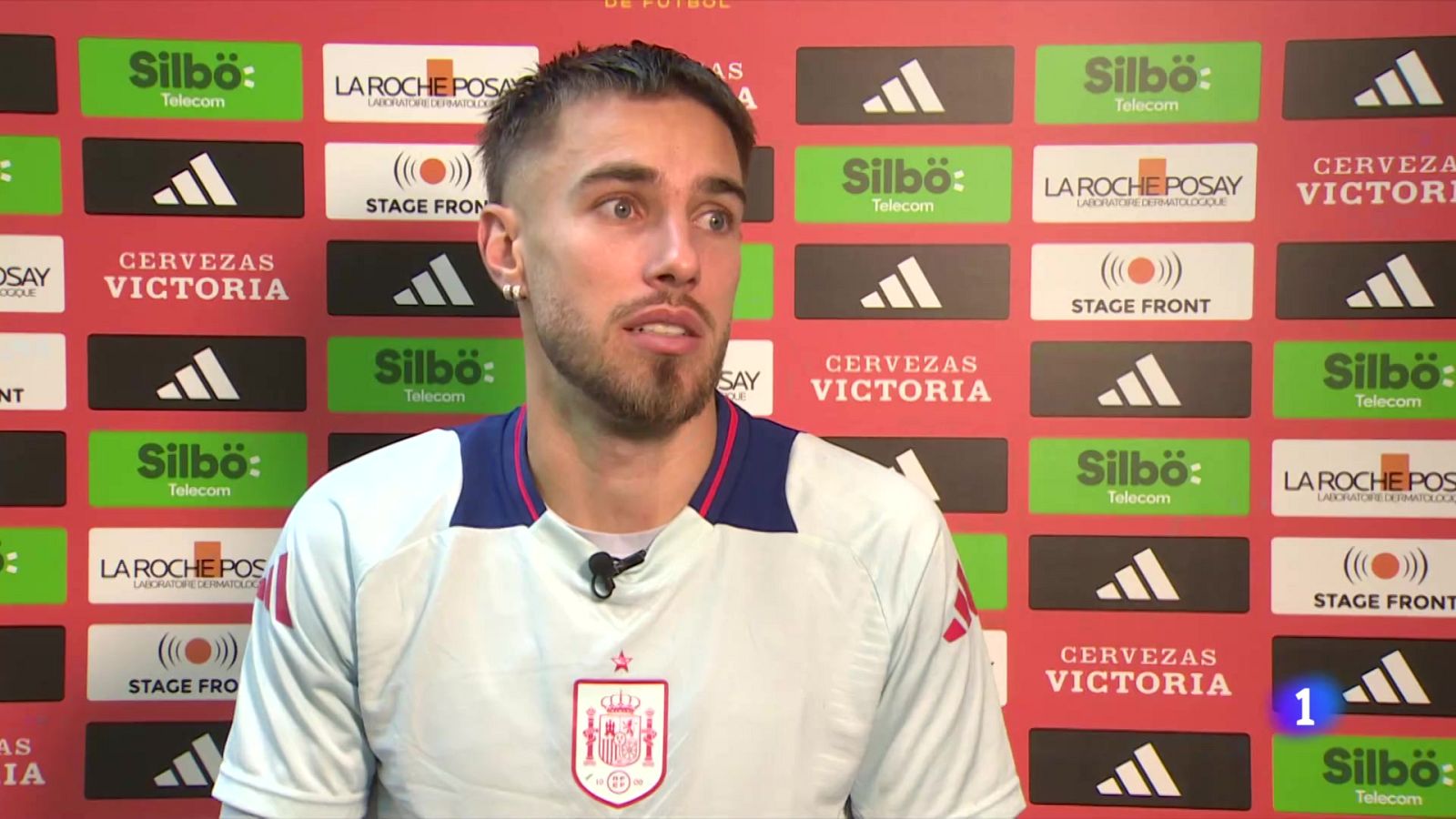 España - Dinamarca: entrevista a Óscar Mingueza | Nations League | Ver