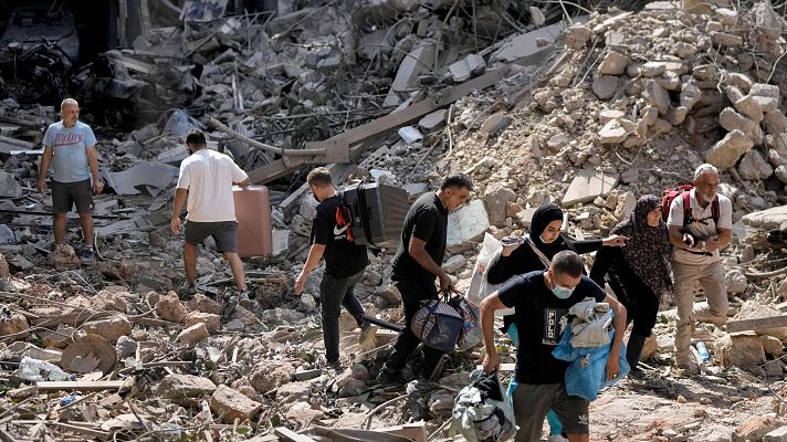Telediario 1 - Buscan desaparecidos entre los escombros tras los ataques en dos barrios del centro de Beirut