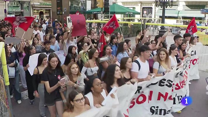 L'Informatiu - Polèmica per la incertesa dels nous models d'examen de les PAU