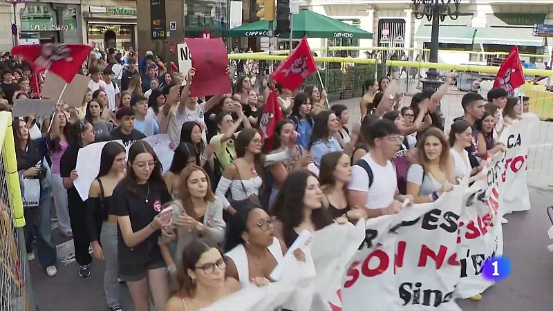 Polèmica per la incertesa dels nous models d'examen de les PAU - L'Informatiu | Veure
