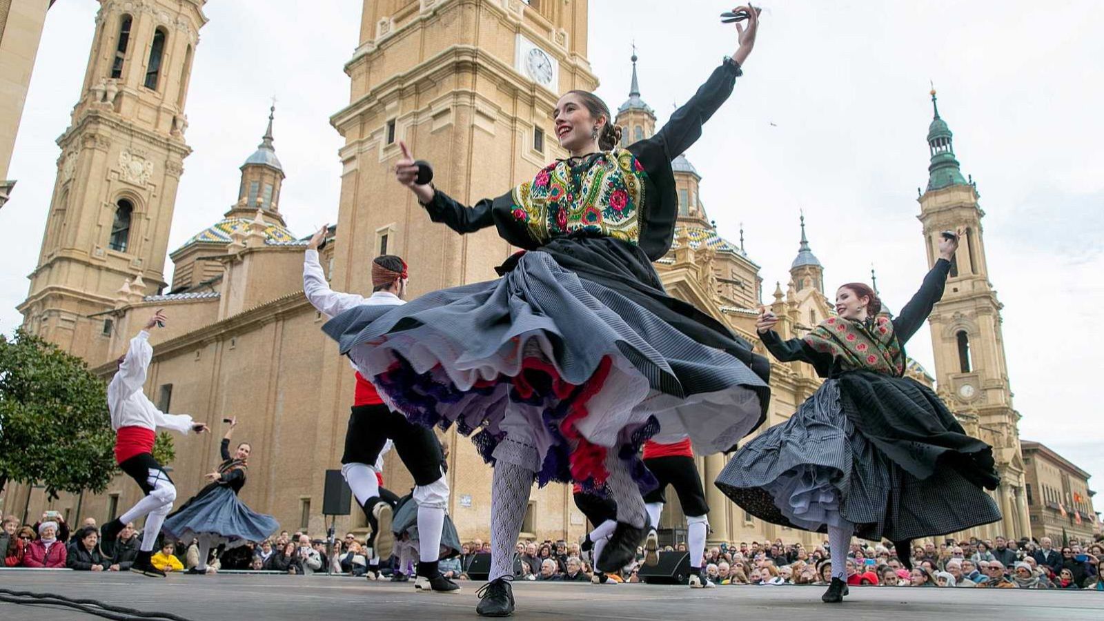 Las tradiciones de las Fiestas del Pilar arrasan en las redes sociales | Ver