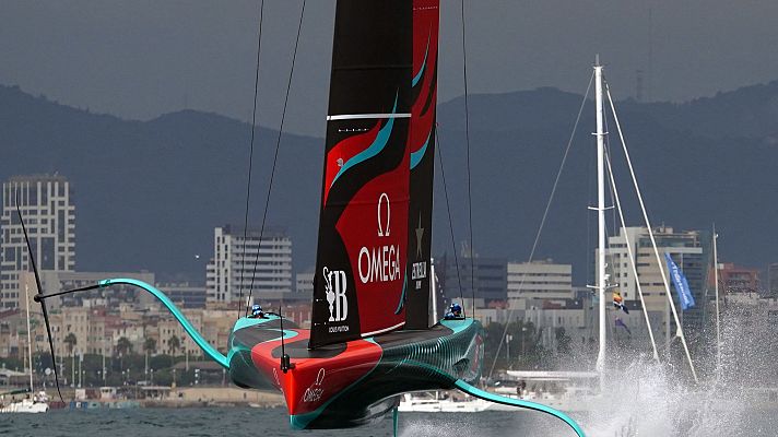  - 37ª Copa del América: Team New Zealand 2-0 INEOS Britannia