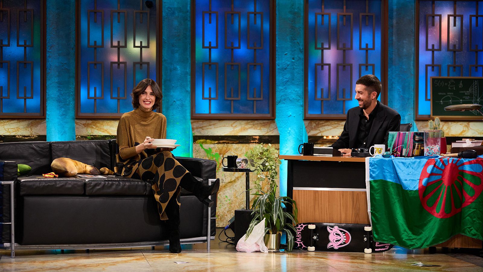 La Revuelta | Paz Vega reflexiona sobre las preguntas clásicas - La Revuelta | Ver