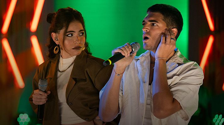 Feat - "Como si no importara" - Julia Cry y Agust1n