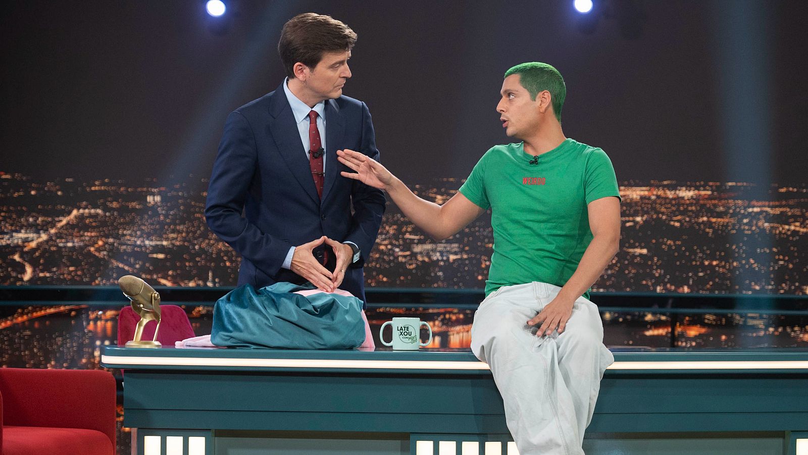 Entrevista a Eduardo Casanova en Late Xou - VER AHORA | Ver