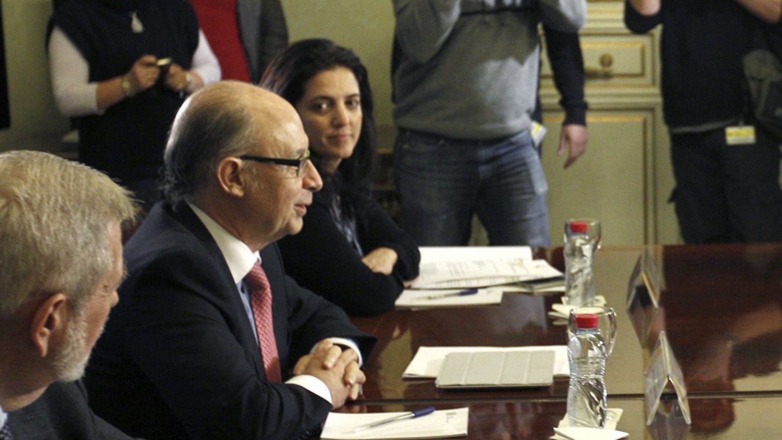 Los funcionarios podrán ampliar su jornada laboral por la tarde y tendrán tres moscosos