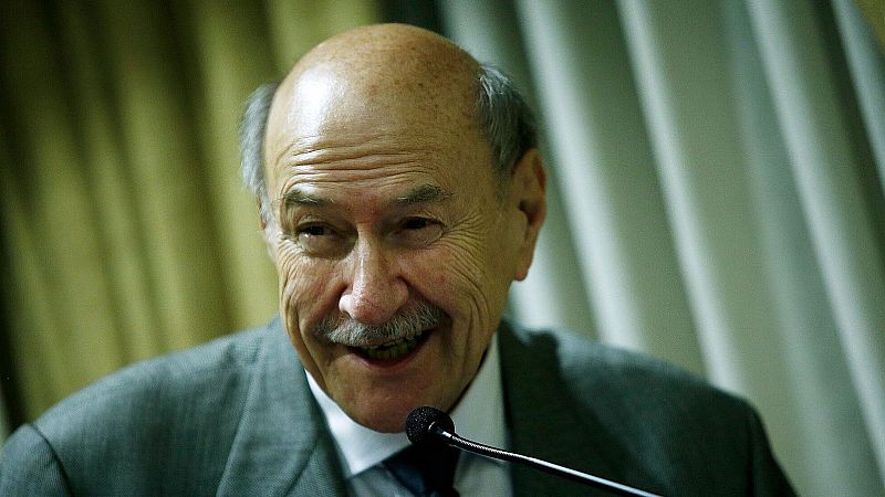 Muere el escritor chileno Antonio Skármeta a los 83 años | Ver