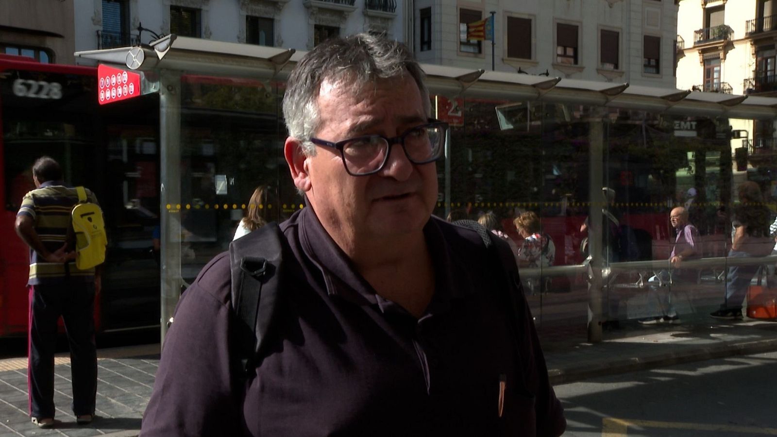 Un conductor de autobús detiene una agresión machista en Valencia | Ver