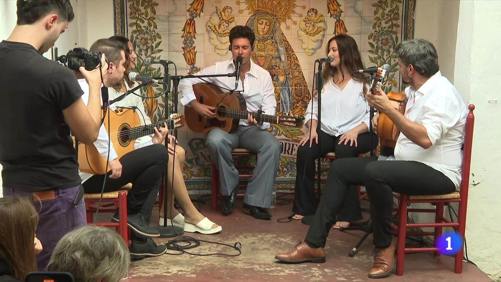 Alfred Garcia ret homenatge a la rumba catalana amb una nova cançó i documental - L'Informatiu | Veure