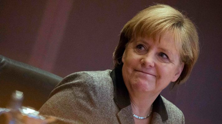 Telediario 1 - Merkel, favorita en los comicios