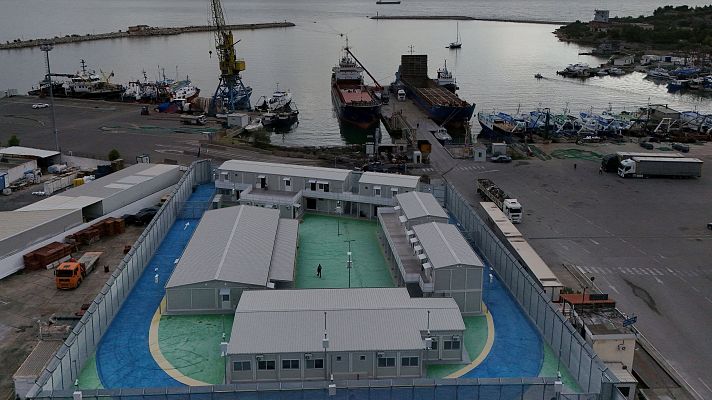 Telediario 2 - La sentencia contra los migrantes deportados a Albania dificulta el plan de migración de Meloni