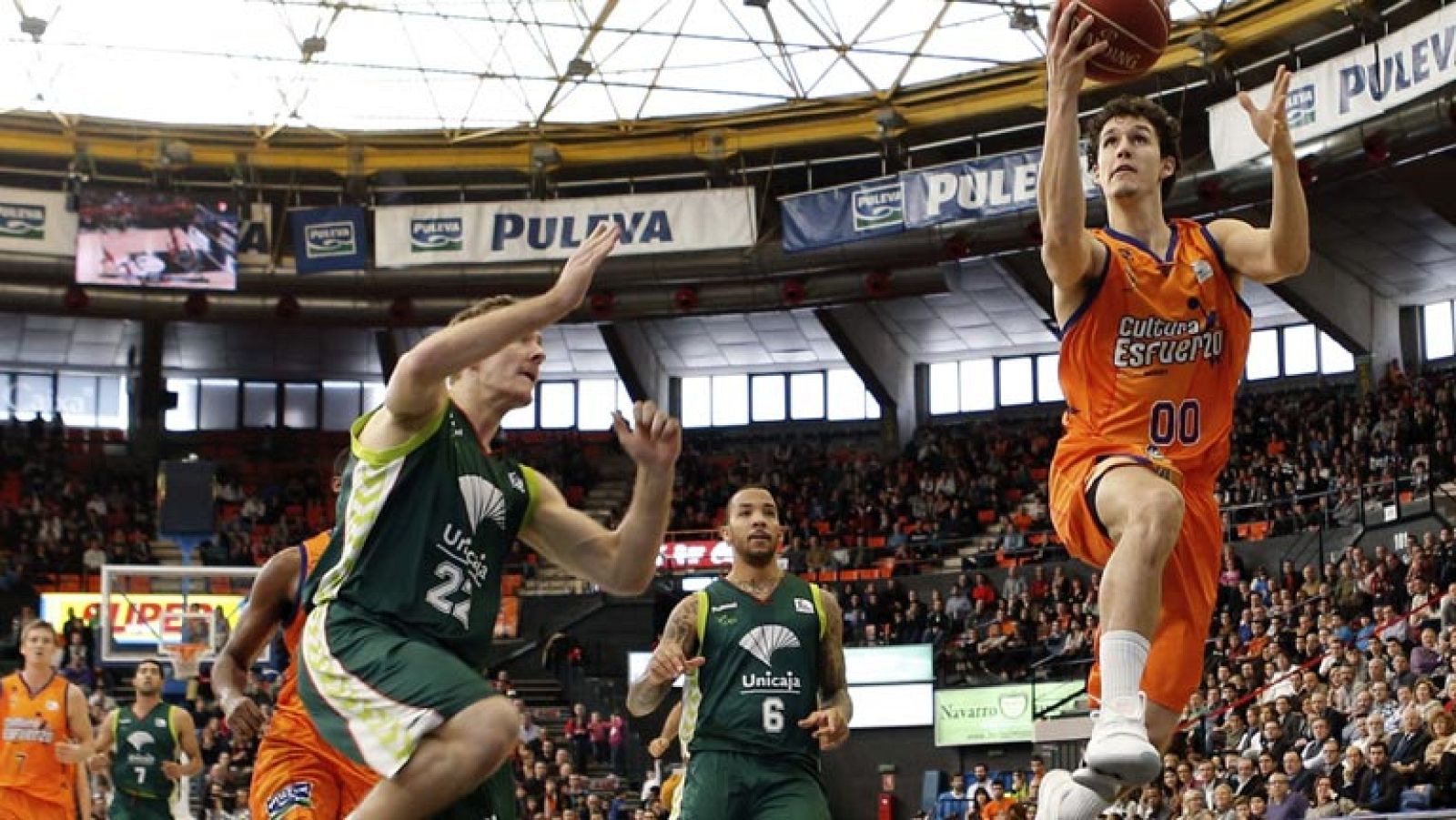Valencia Basket 82-64 Unicaja Málaga - Baloncesto en RTVE | Ver