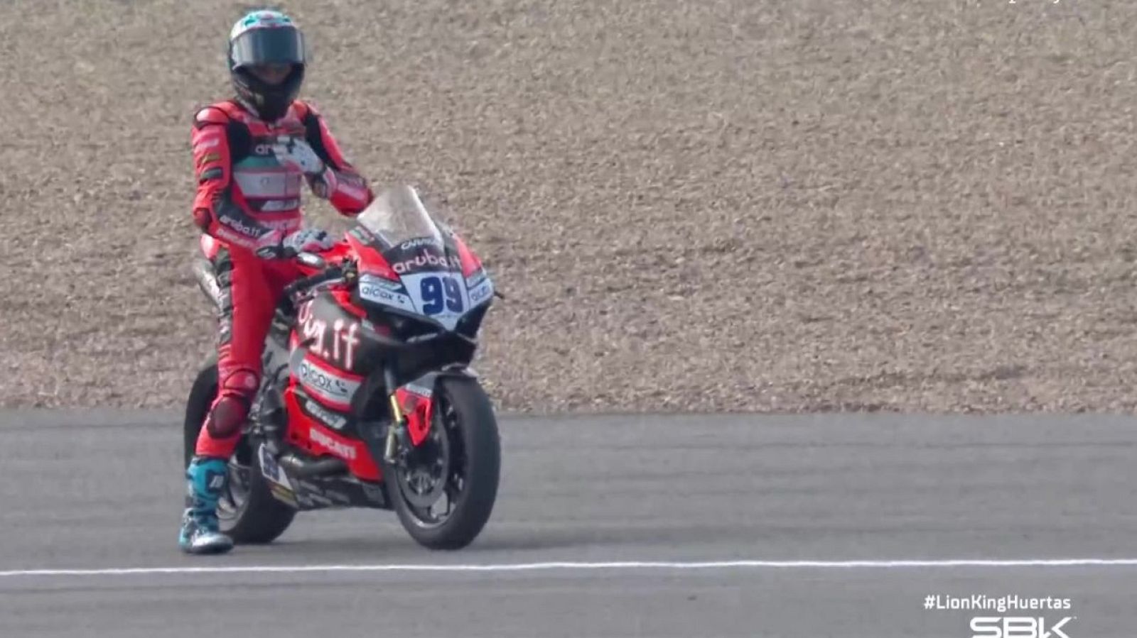 Adrián Huertas se convierte en campeón del mundo de SuperSport en Jerez | Ver