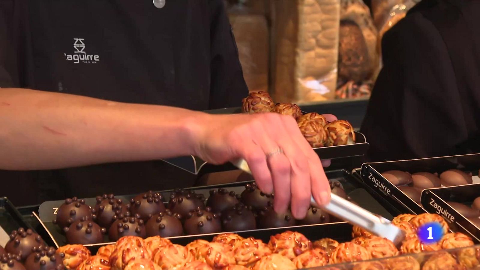 El Centre de Ciència i Tecnologia Forestal treballa en un projecte per produir més pinyons - L'Informatiu | Veure