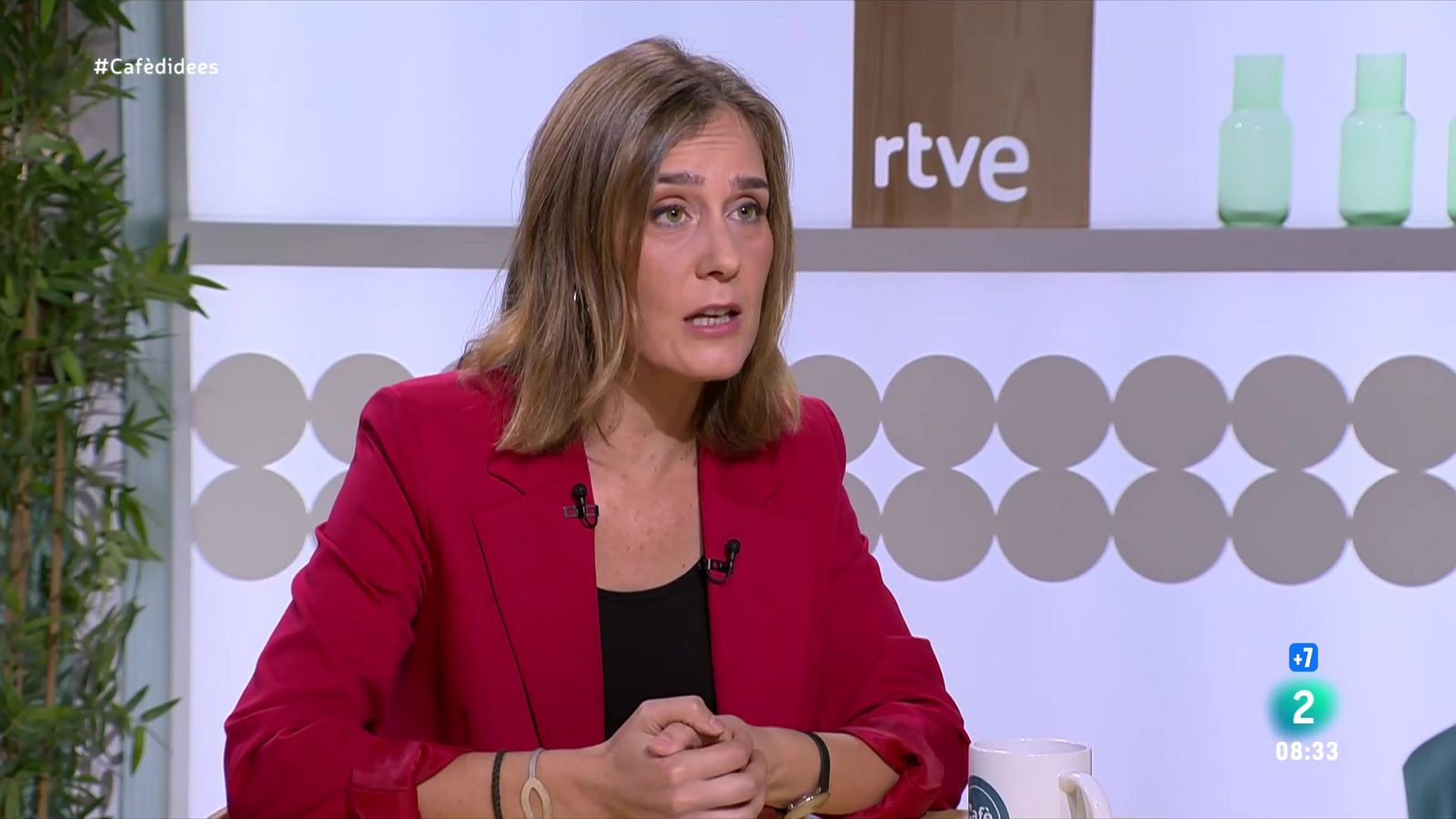 Albiach anuncia que deixarà de ser coordinadora dels Comuns | Veure