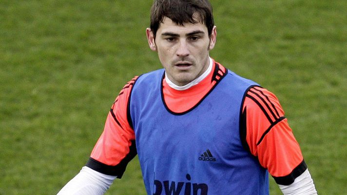 Telediario 1 - Casillas, ovacionado en el entrenamiento