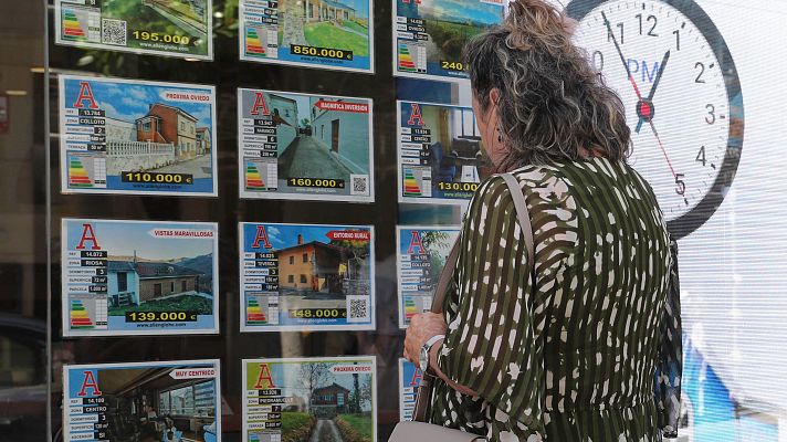 Telediario 2 - Consumo investiga a varias inmobiliarias por prácticas abusivas en contratos de alquiler