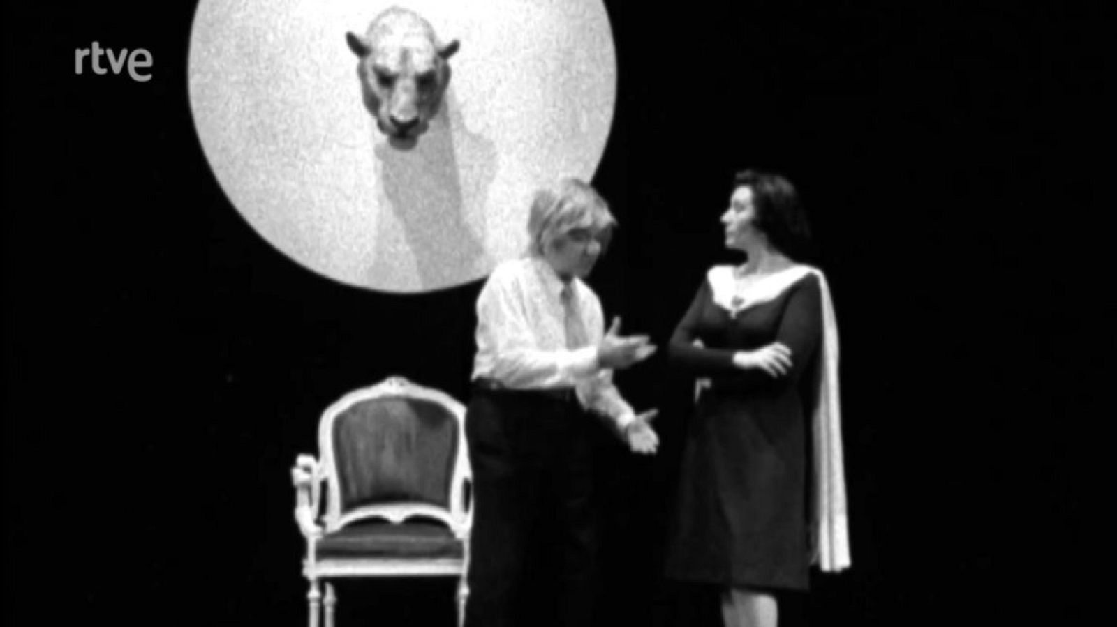 Capri i Teresa Cunillé assagen L'Amic ministre, al Romea - Arxiu | Veure