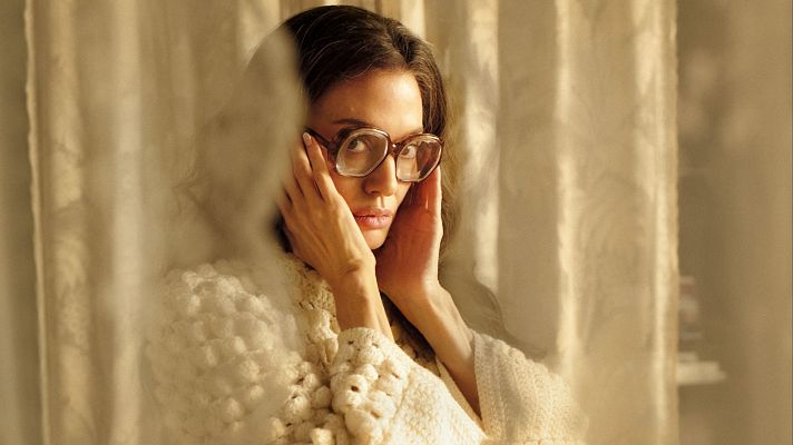 Telediario 1 - Angelina Jolie revive a la diva de la ópera, Maria Callas, en una nueva película