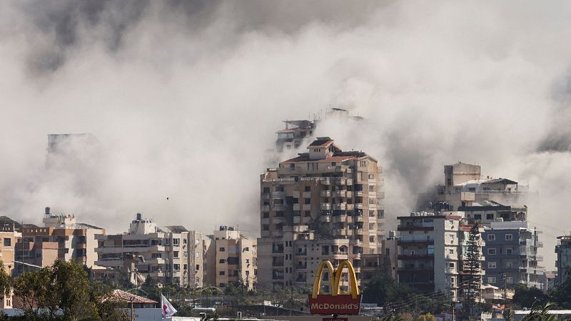 Israel ataca la ciudad libanesa de Tiro tras las órdenes de evacuación - Informativo 24h | Ver
