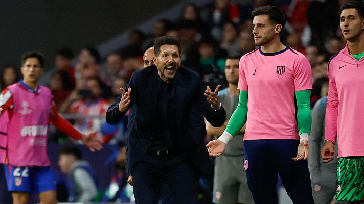 Fútbol - Simeone, sobre el arbitraje: "Dice que es penalti, pero explíqueme por qué"