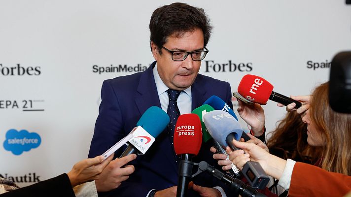 Diario 24 - Óscar López acusa a Feijóo de "amparar la corrupción de Ayuso"