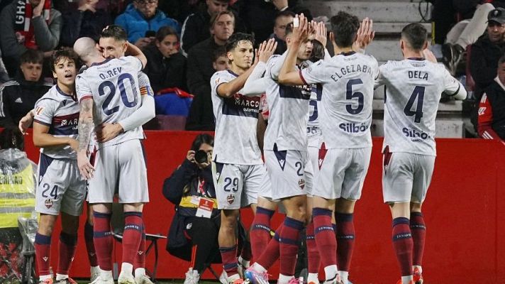 Resúmenes de LaLiga - Granada - Levante: resumen del partido, 12ª jornada. Segunda