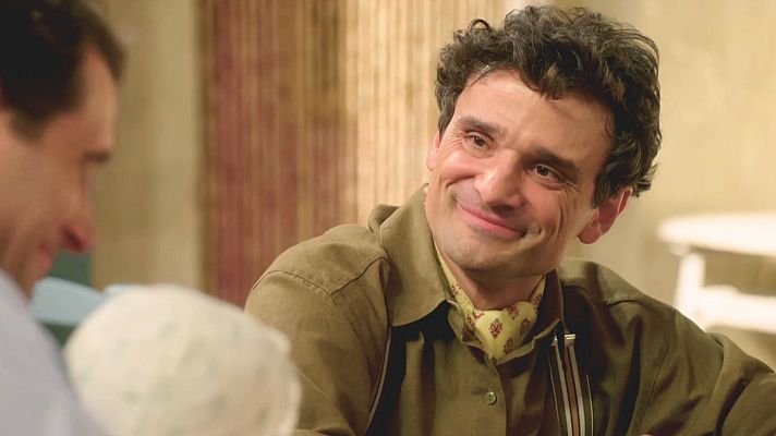 Salón de té La Moderna - El doctor Quiroga propone un nuevo tratamiento para Pietro