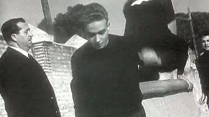 Telediario 1 - La infancia del rey Juan Carlos