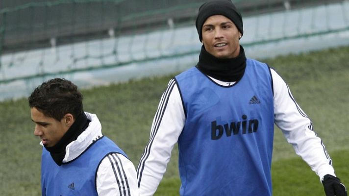 Telediario 1 - Entrenamiento a puerta cerrada y con niebla en el Madrid