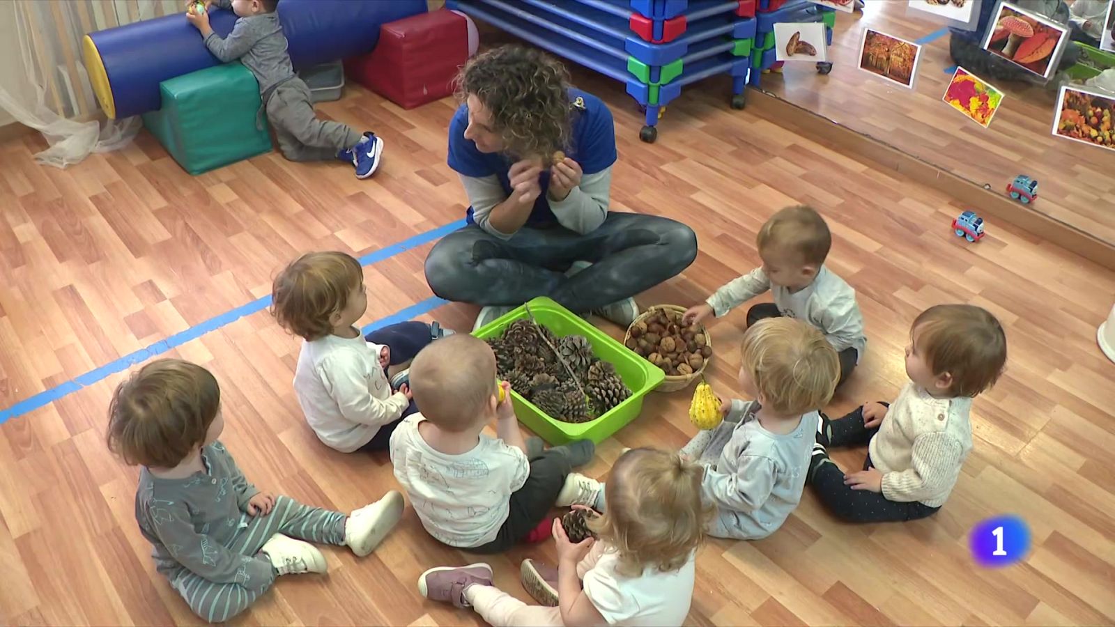 Un error de comunicació deixa mig miler de famílies sense subvenció - L'Informatiu | Veure