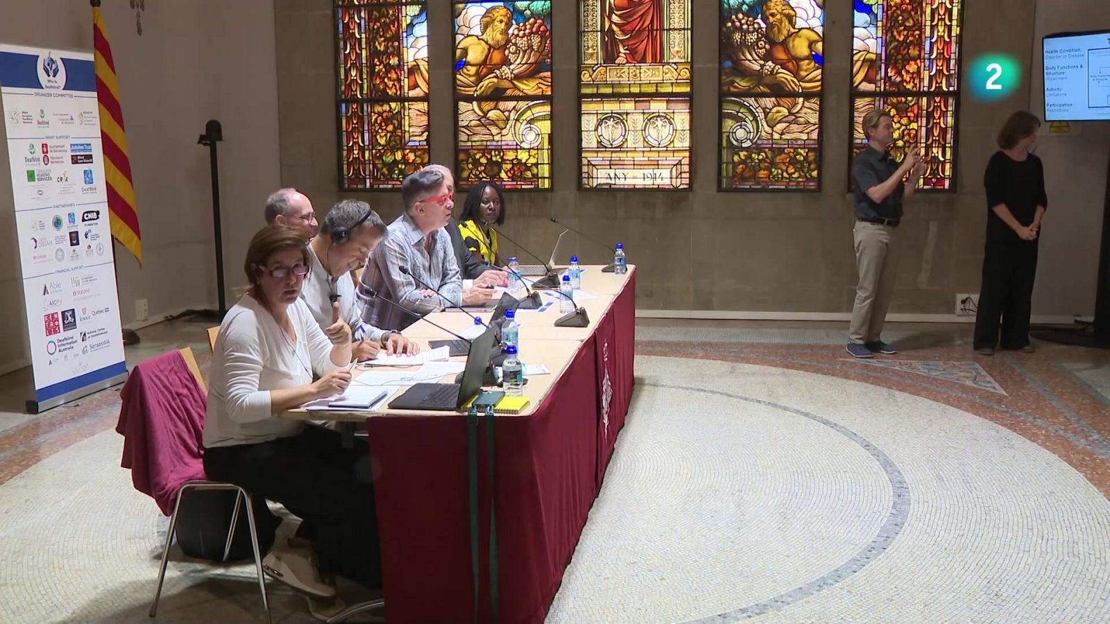 La European Deafblind Network marca los indicadores de la sordoceguera - En lengua de signos | Ver