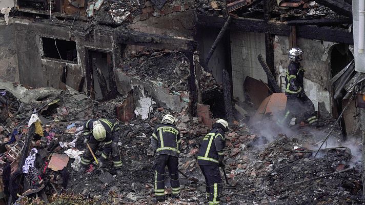 Telediario Fin de Semana - Tres muertos tras el derrumbe de un edificio por una explosión de gas en Santander