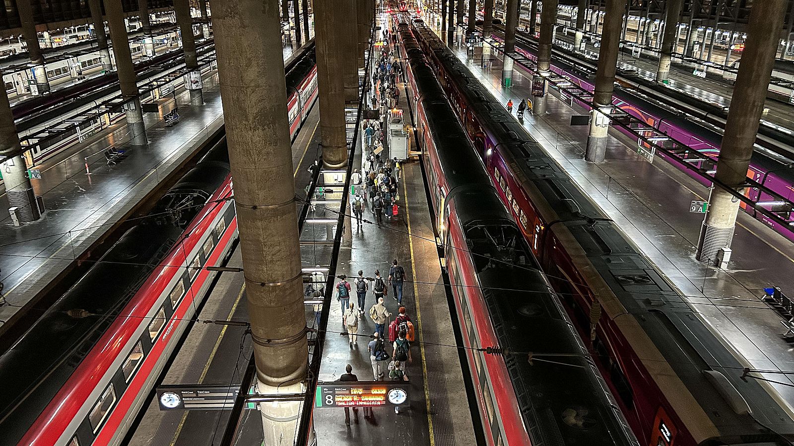 Cómo retirar el tren descarrilado en el túnel de Atocha | Ver