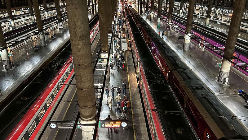 Cómo retirar el tren descarrilado en el túnel de Atocha | Ver