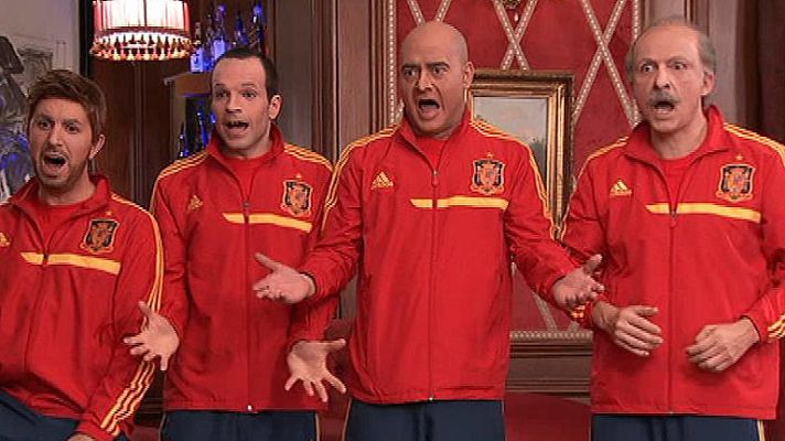 Especiales de Navidad - Especial Nochevieja 2012 - Hotel 13 estrellas 12 uvas - ¡La Roja también canta!