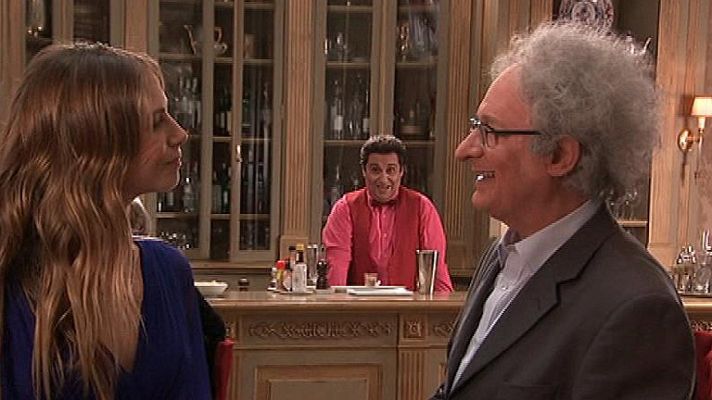 Especiales de Navidad - Especial Nochevieja 2012 - Hotel 13 estrellas 12 uvas - Punset corteja a Klein