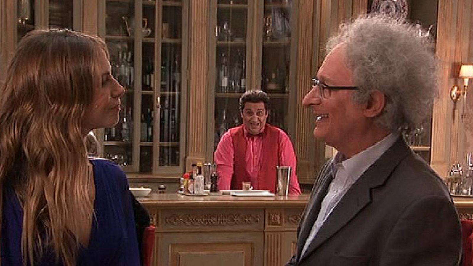 Especial Nochevieja 2012 - Hotel 13 estrellas 12 uvas - Punset corteja a Klein - Especiales de Navidad | Ver