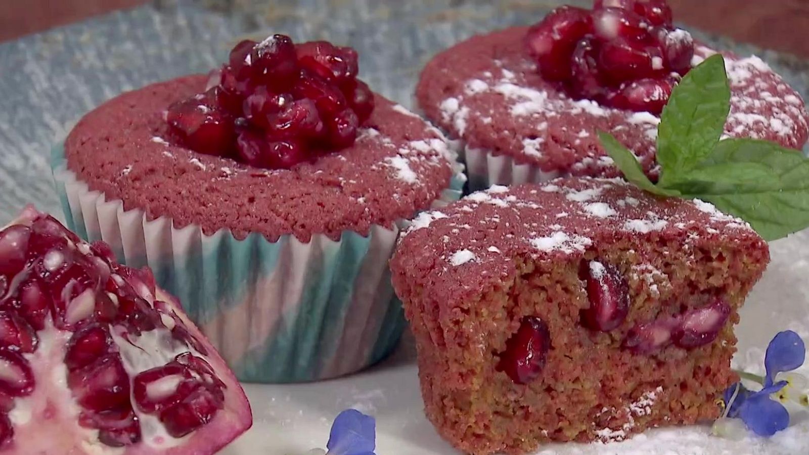 Magdalena de remolacha y granada: postre rico por menos de 10 euros - Saber vivir | Ver