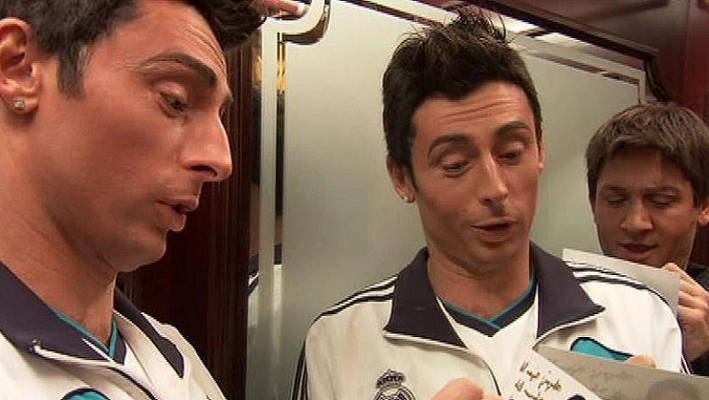 Especial Nochevieja 2012 - Hotel 13 estrellas 12 uvas - Messi y Cristiano (3)