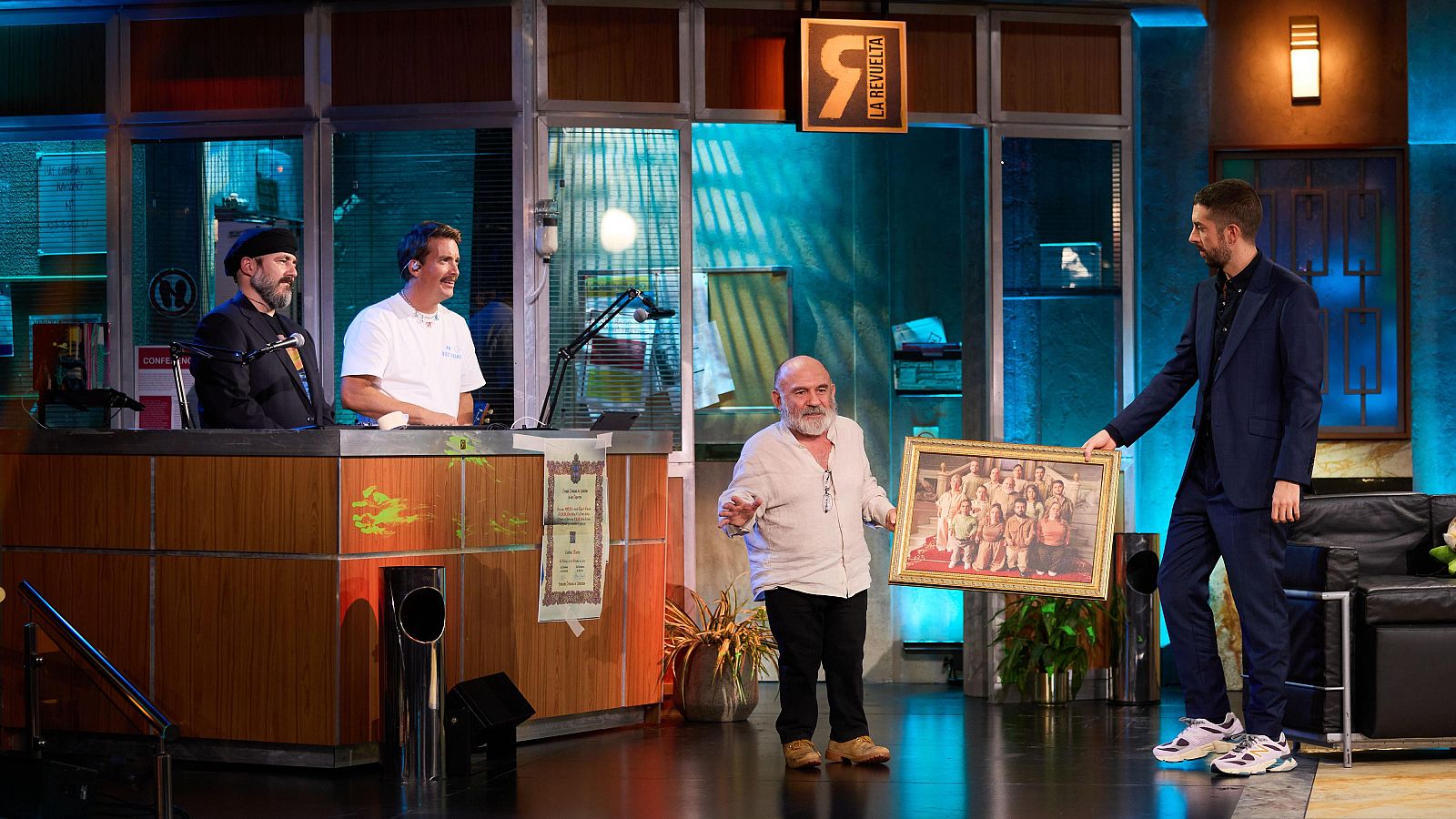 Emilio Gavira defiende la acondroplasia en La Revuelta 28/10/2024 - La Revuelta | Ver