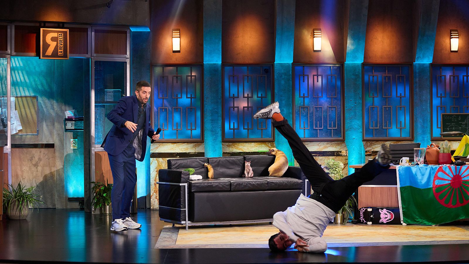 Breakdance, un teleñeco y un chiste en La Revuelta 29/10/2024 - La Revuelta | Ver